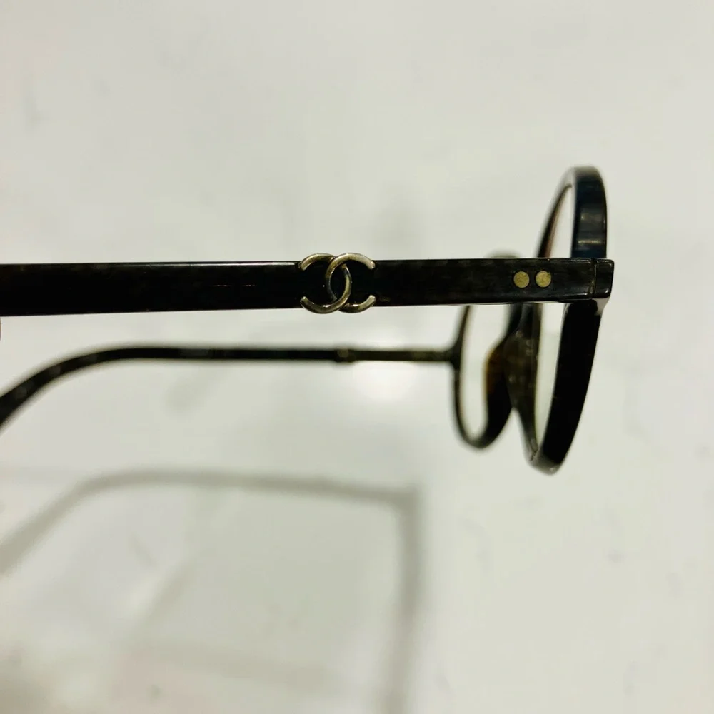 CHANEL Vintage Gray Quilted Eyeglass Frames box and case!!! - Picture 4 of 7